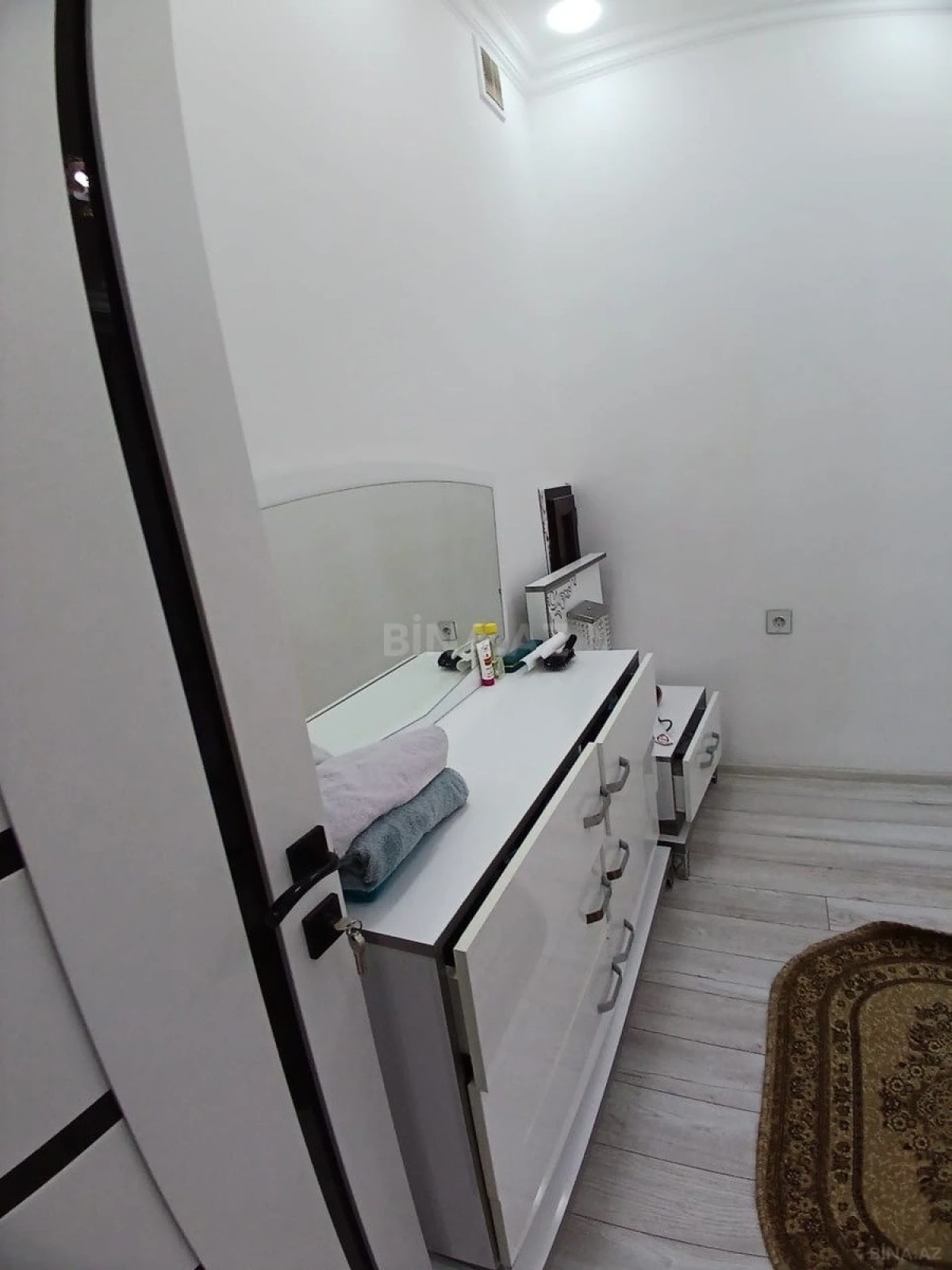 Kirayə verilir 2 otaqlı mənzil 80 m²