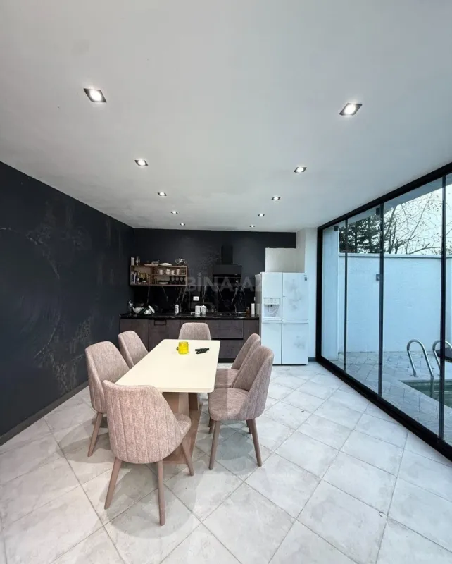 Kirayə verilir 5 otaqlı həyət evi 300 m²