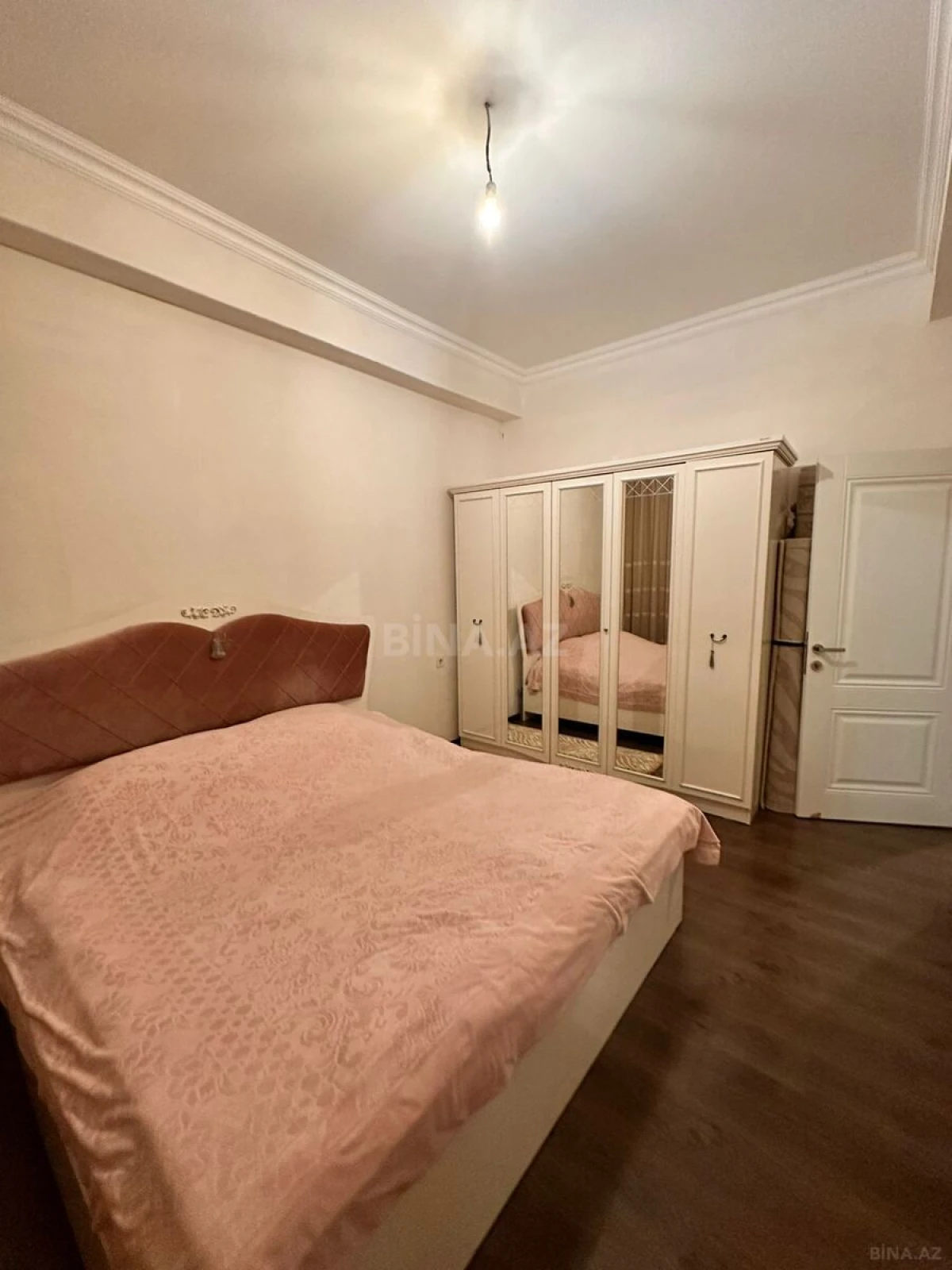 Satılır 3 otaqlı mənzil 93 m²