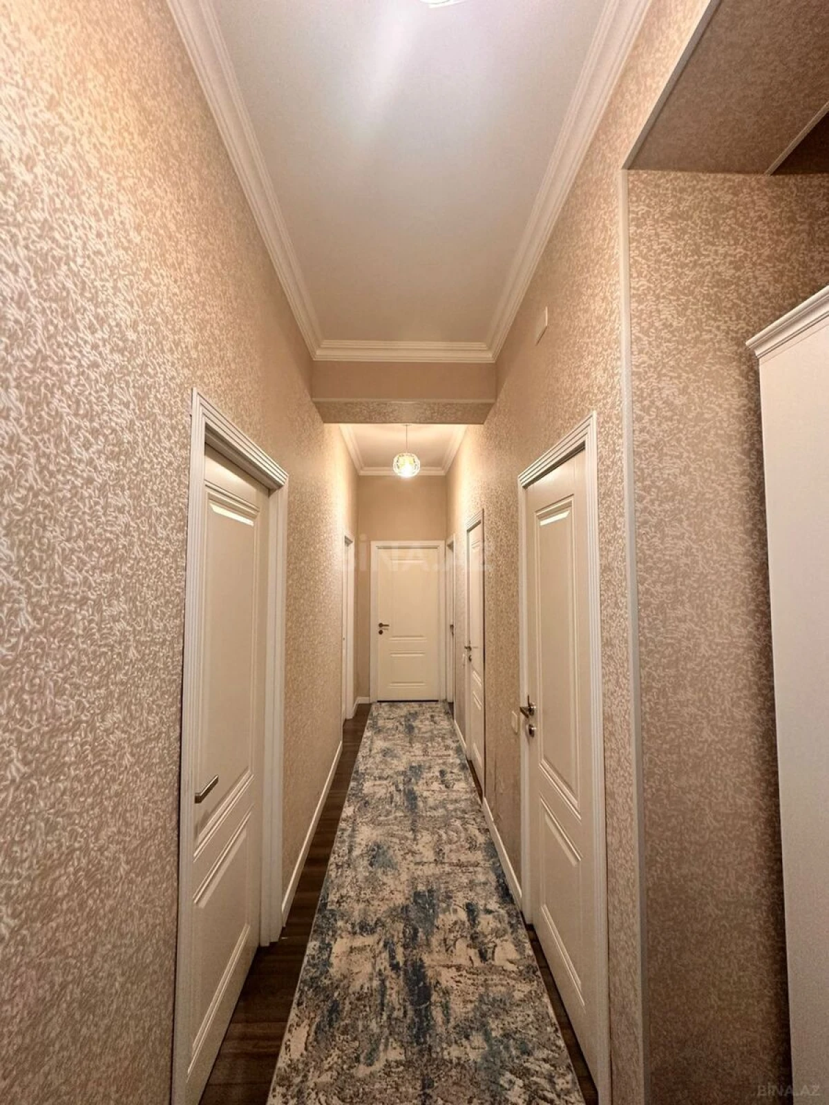 Satılır 3 otaqlı mənzil 93 m²