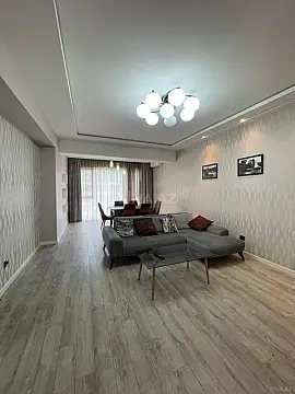 Kirayə verilir 2 otaqlı mənzil 97 m²
