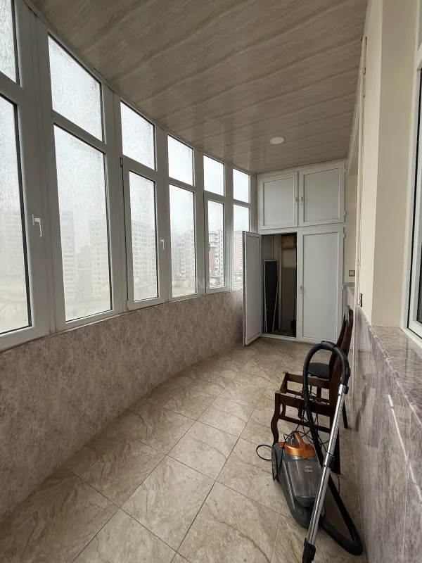 Kirayə verilir 2 otaqlı mənzil 95 m²
