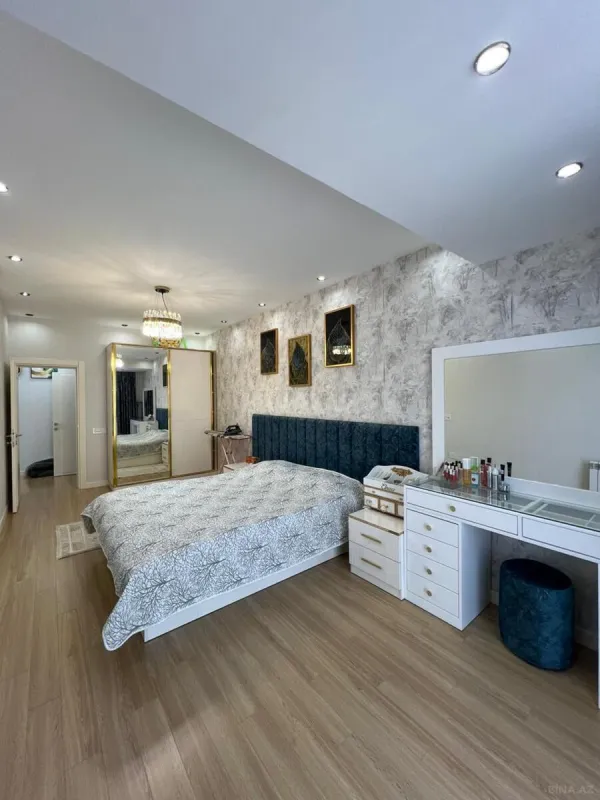 Satılır 2 otaqlı mənzil 83 m²