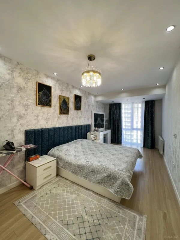 Satılır 2 otaqlı mənzil 83 m²