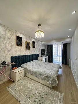 Satılır 2 otaqlı mənzil 83 m²