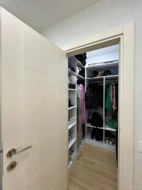Satılır 2 otaqlı mənzil 83 m²
