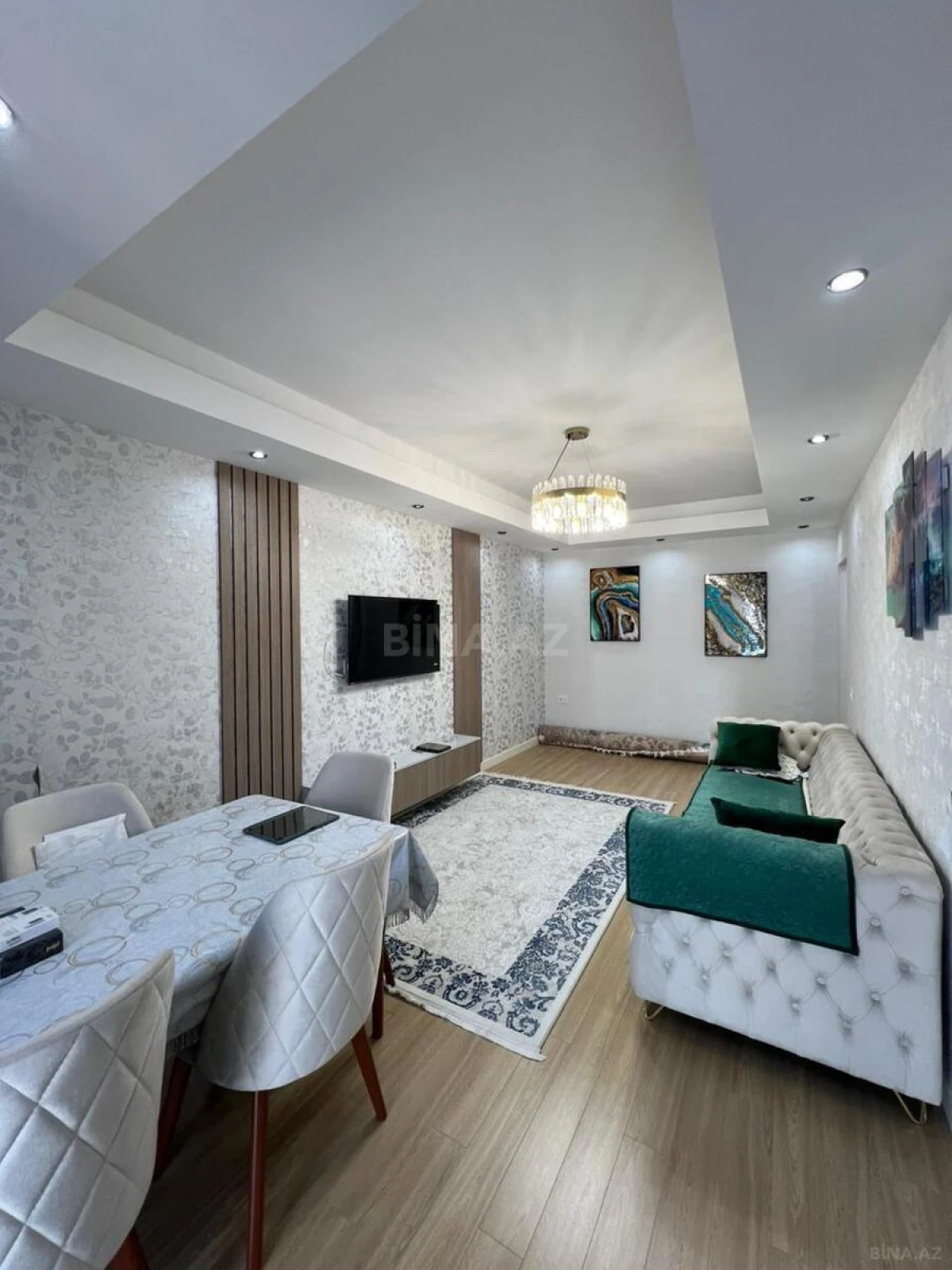 Satılır 2 otaqlı mənzil 83 m²