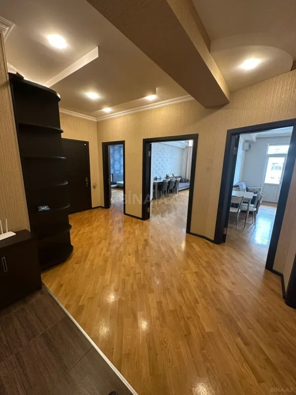 Kirayə verilir 2 otaqlı mənzil 87 m²