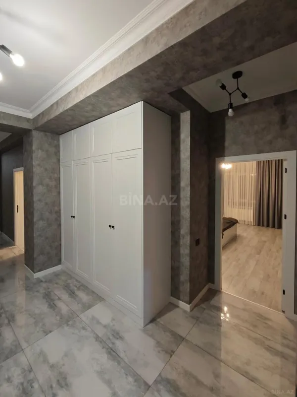Satılır 3 otaqlı mənzil 150 m²