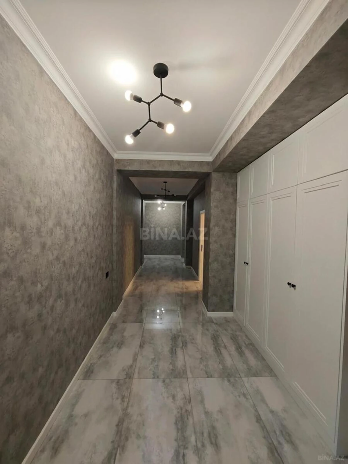 Satılır 3 otaqlı mənzil 150 m²