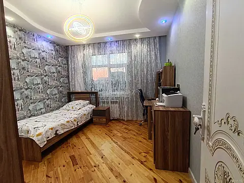 Kirayə verilir 3 otaqlı mənzil 77 m²