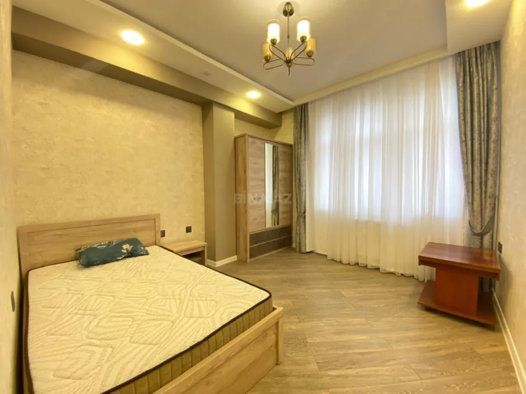 Kirayə verilir 3 otaqlı mənzil 110 m²