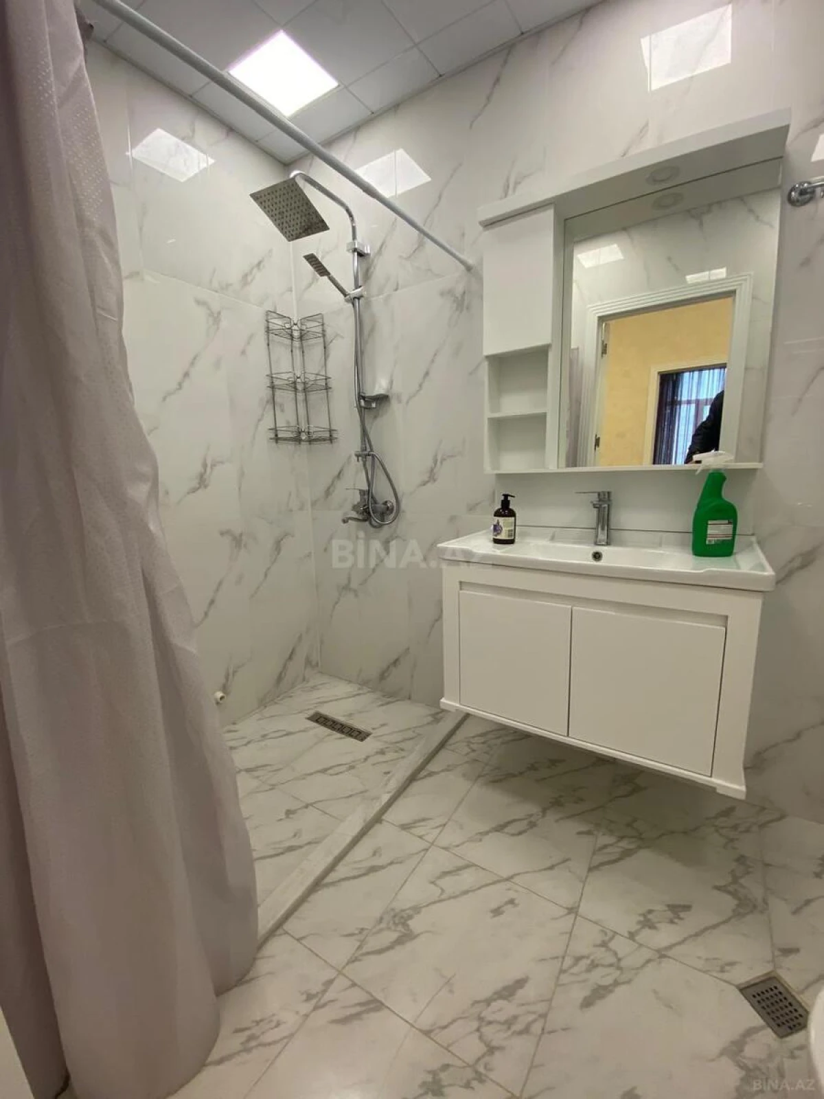 Kirayə verilir 3 otaqlı mənzil 110 m²