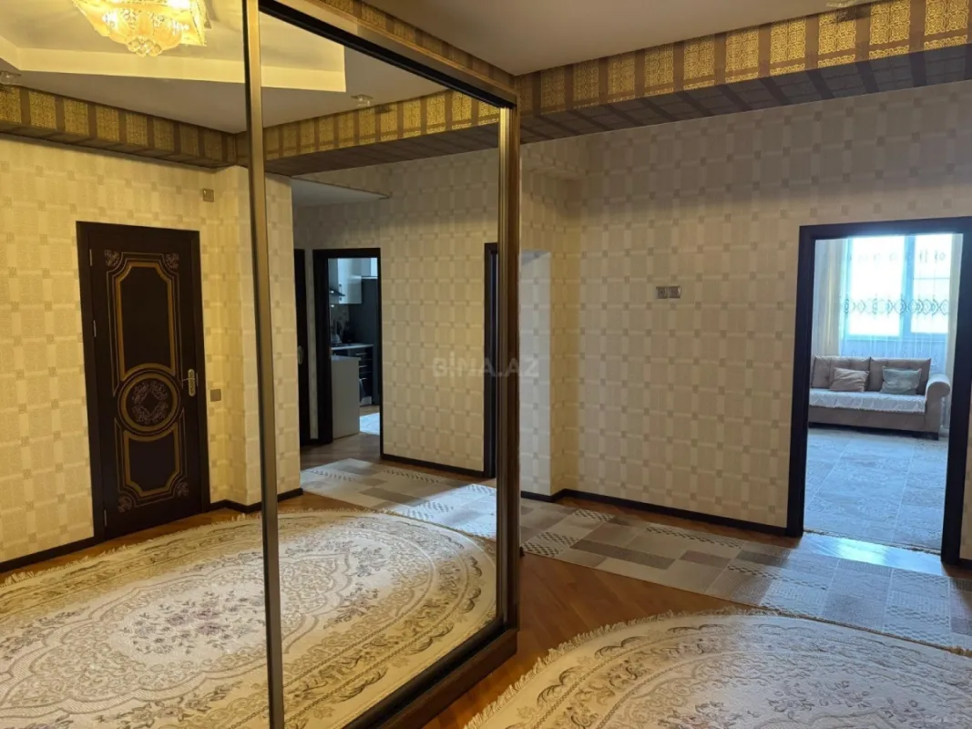 Satılır 3 otaqlı mənzil 120 m²