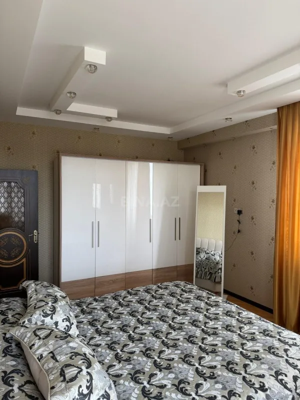 Satılır 3 otaqlı mənzil 120 m²
