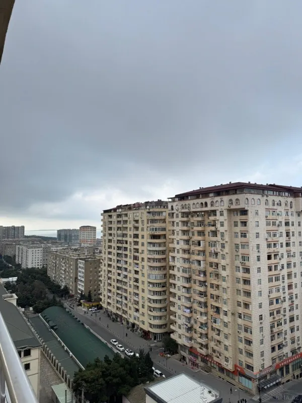 Satılır 3 otaqlı mənzil 120 m²