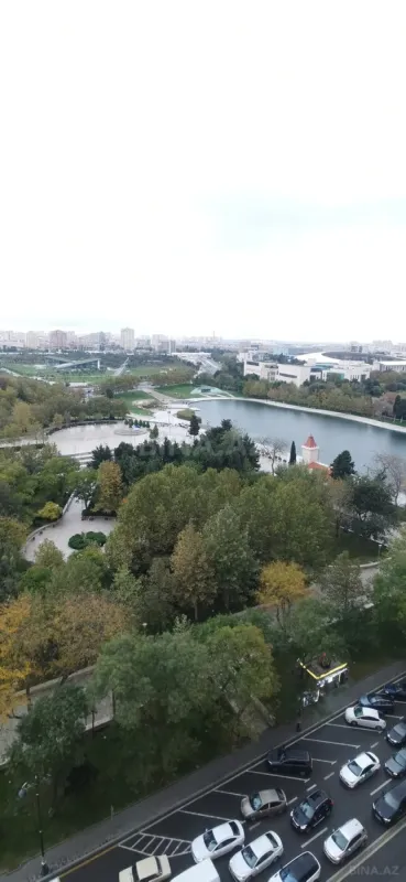 Satılır 4 otaqlı mənzil 220 m²