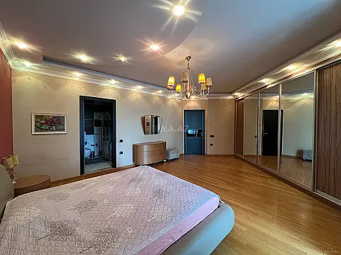Satılır 4 otaqlı mənzil 220 m² — Bakı, Nəsimi 4 otaq 220.00 m²
