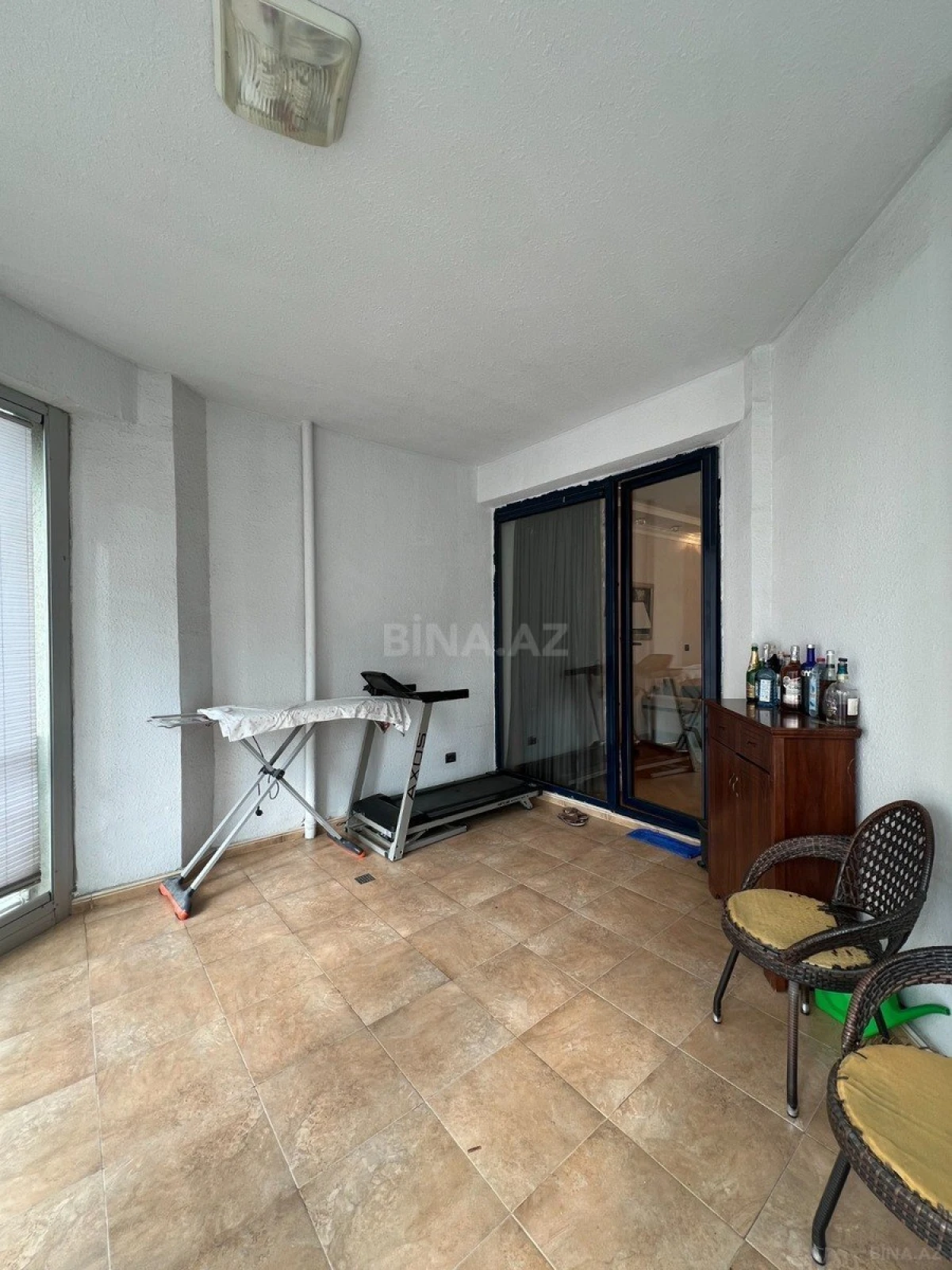Satılır 4 otaqlı mənzil 220 m²