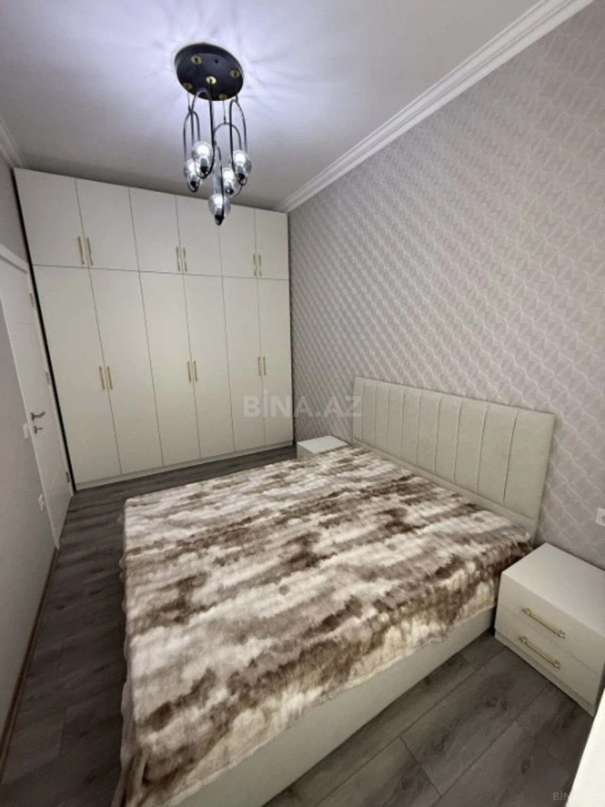 Satılır 2 otaqlı mənzil 55 m²