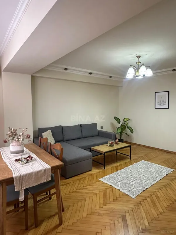 Kirayə verilir 2 otaqlı mənzil 70 m²