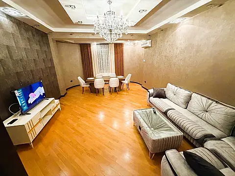 Kirayə verilir 3 otaqlı mənzil 125 m²