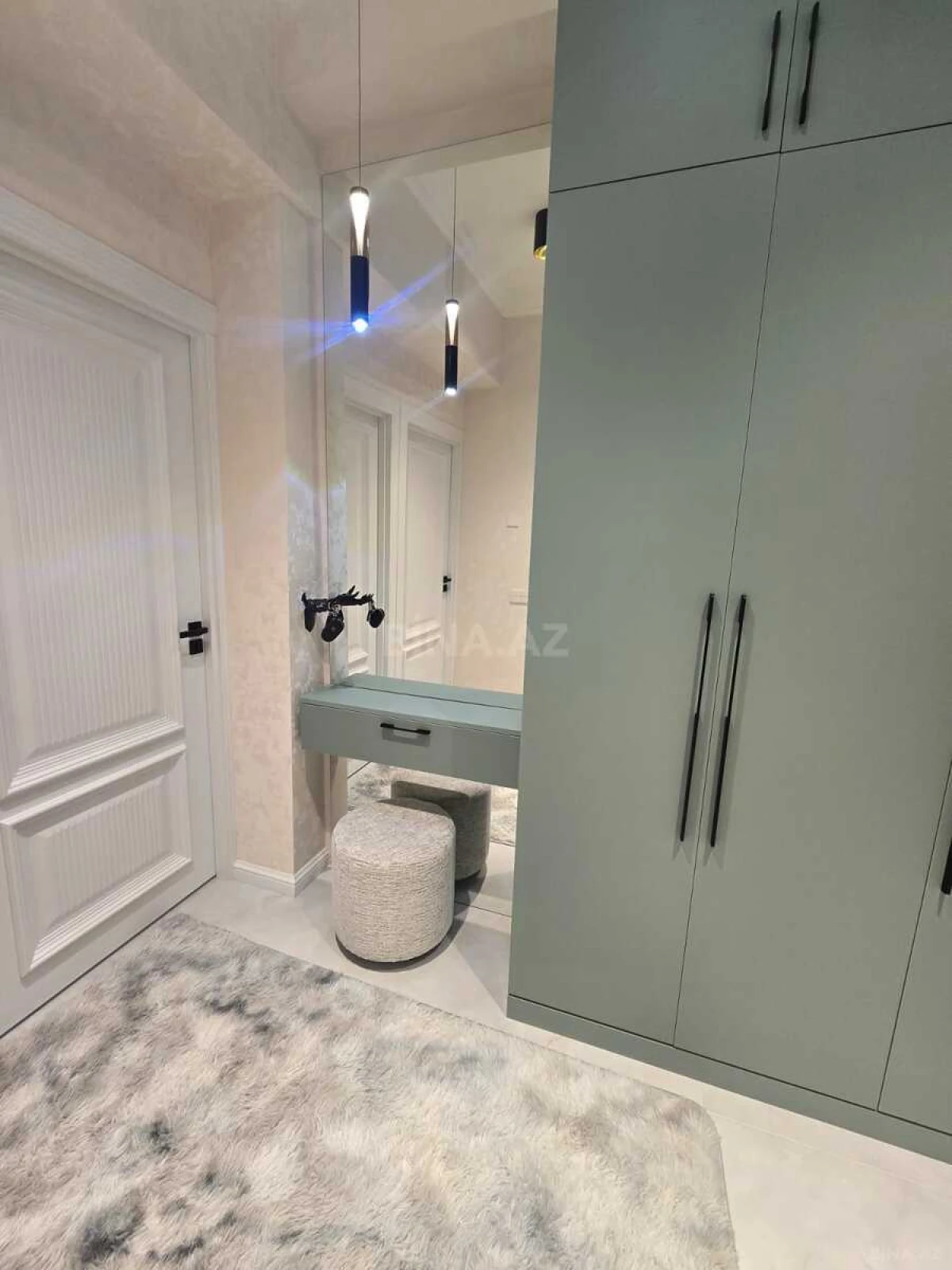 Satılır 2 otaqlı mənzil 42 m²