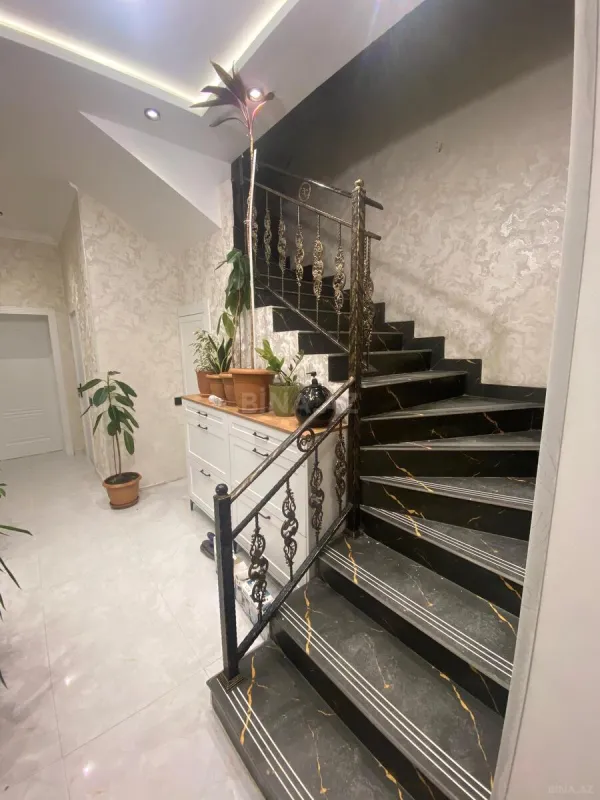 Satılır 4 otaqlı həyət evi 100 m²