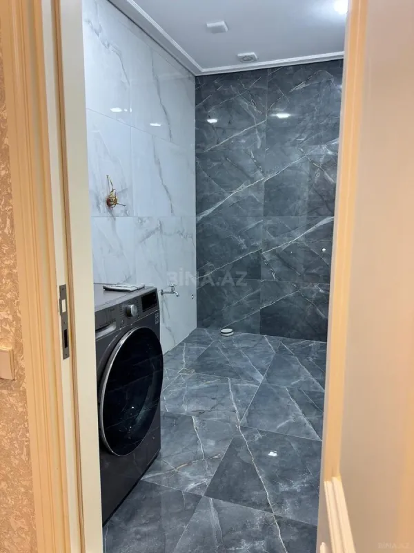 Satılır 4 otaqlı mənzil 128 m²
