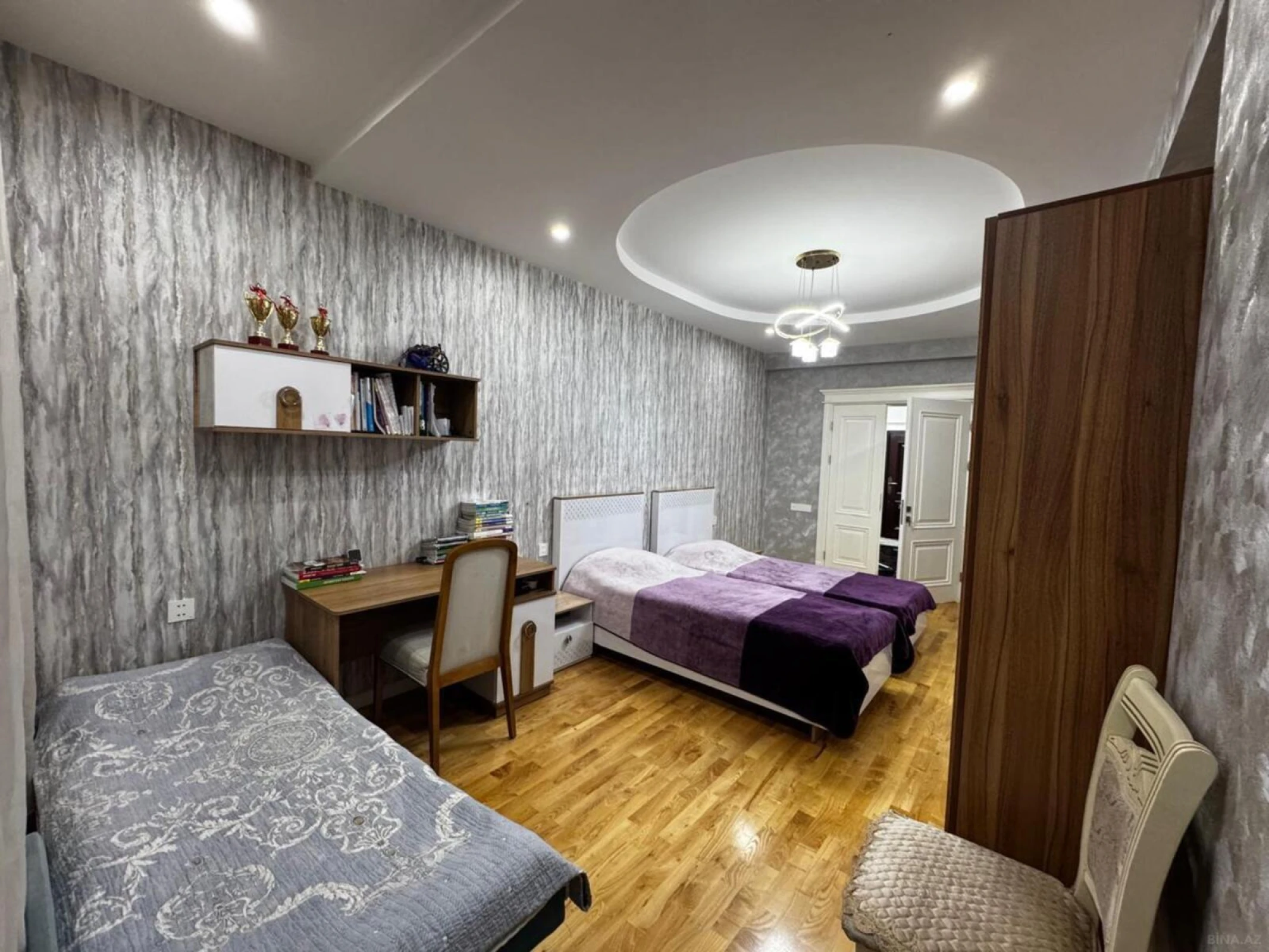 Satılır 4 otaqlı mənzil 128 m²