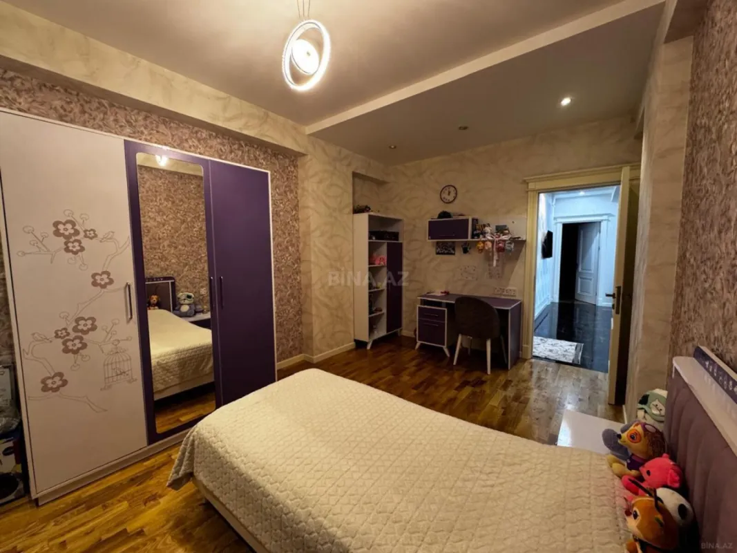 Satılır 4 otaqlı mənzil 128 m²