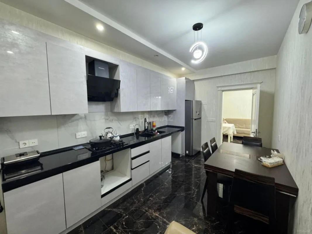 Satılır 4 otaqlı mənzil 128 m²