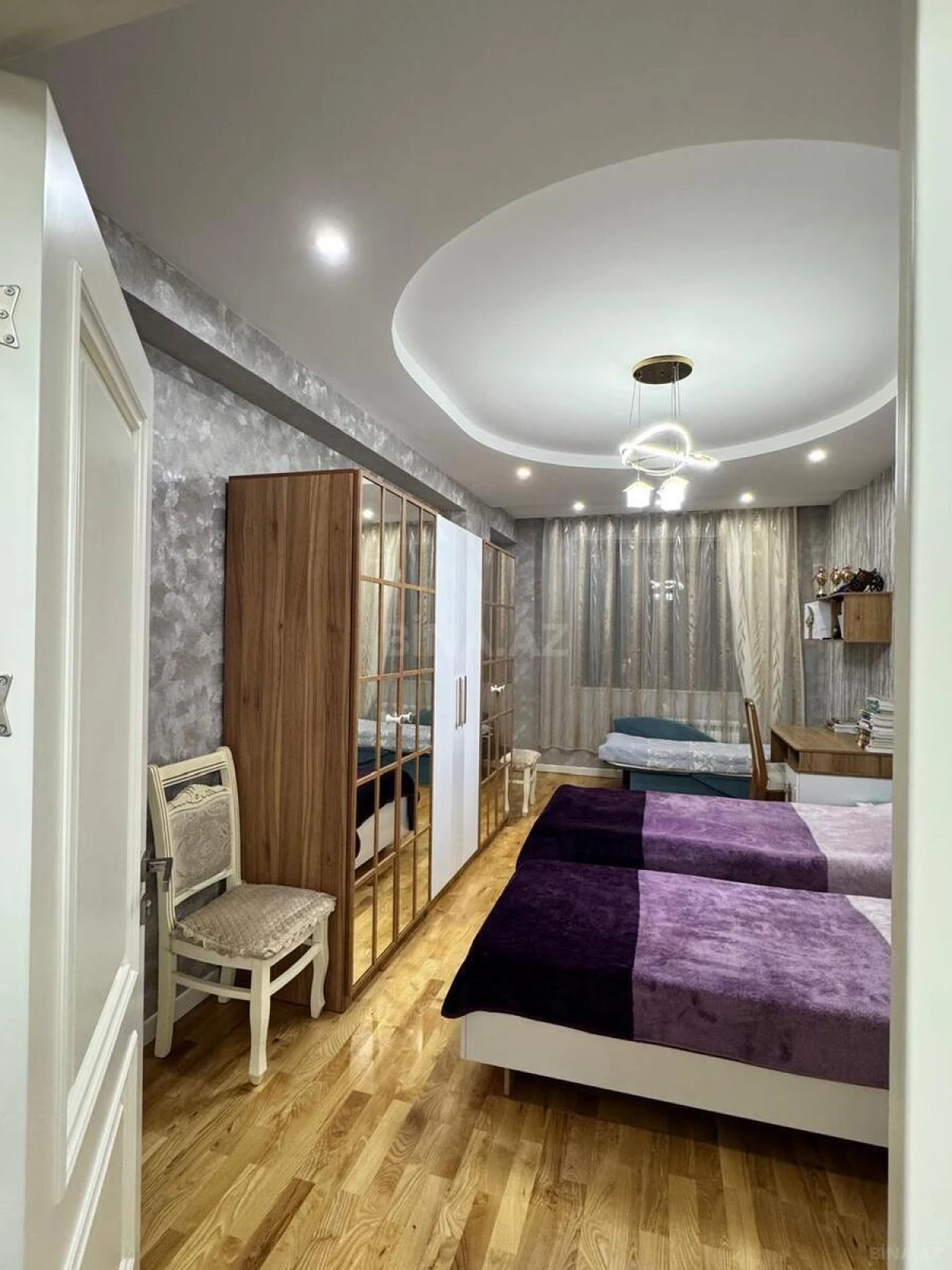 Satılır 4 otaqlı mənzil 128 m²