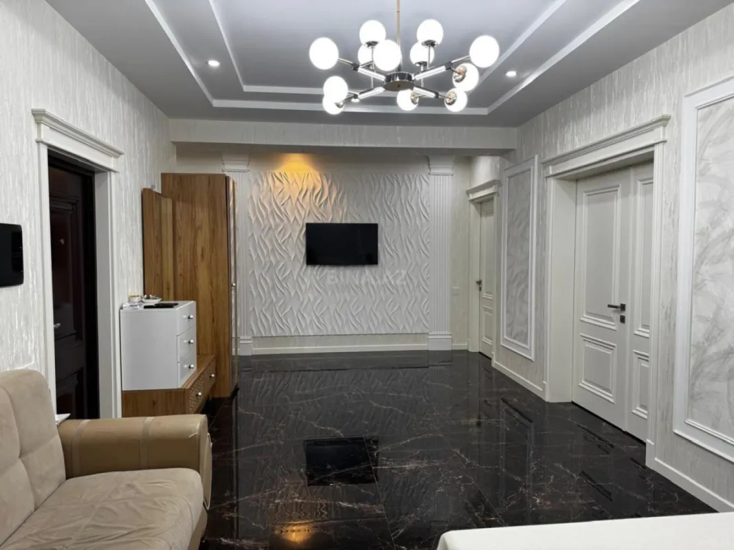Satılır 4 otaqlı mənzil 128 m²