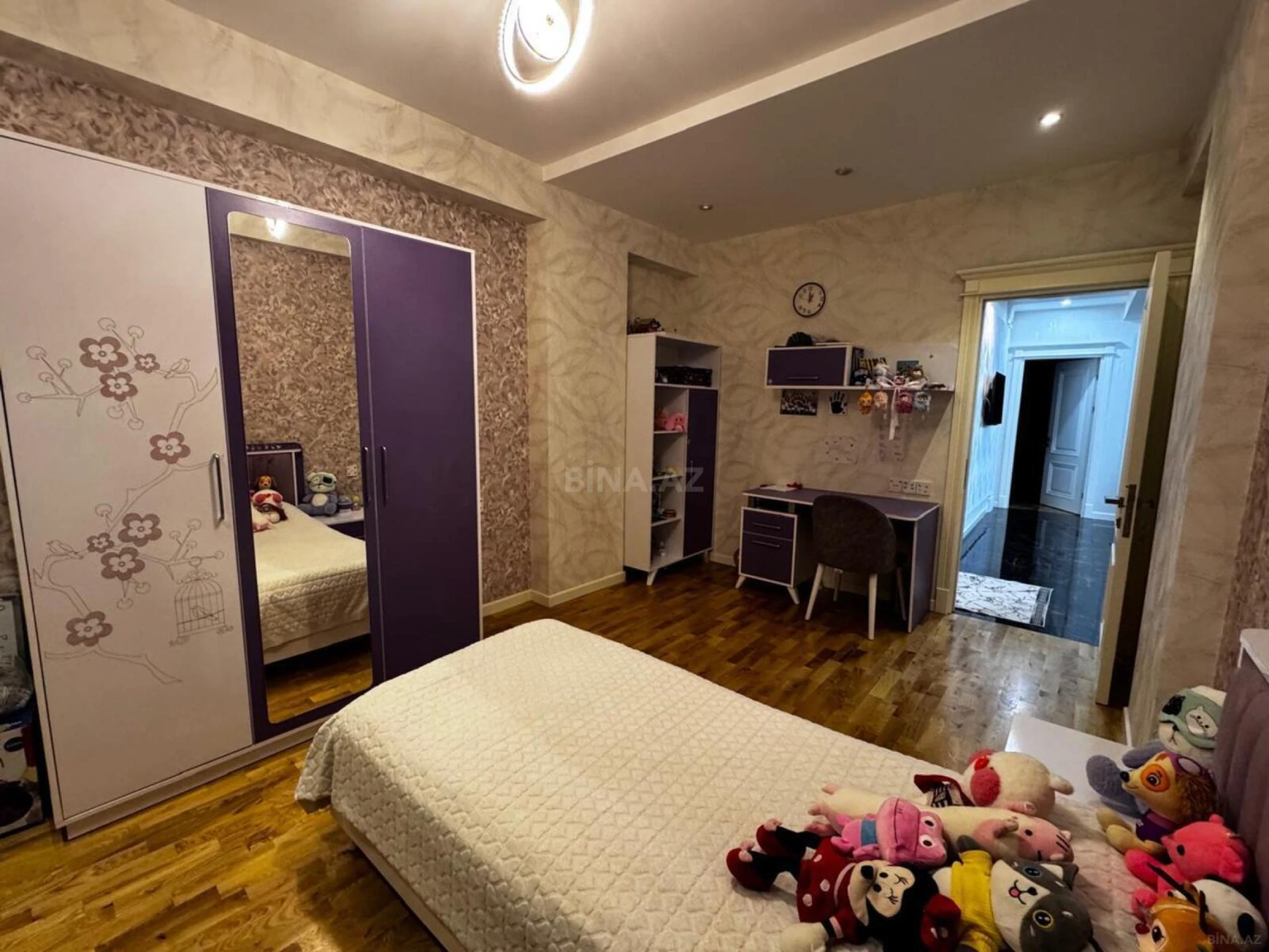 Satılır 4 otaqlı mənzil 128 m²