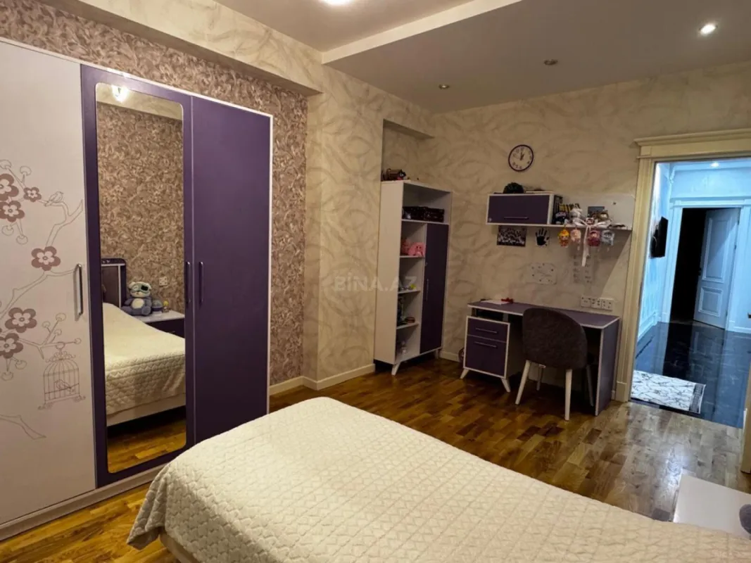 Satılır 4 otaqlı mənzil 128 m²