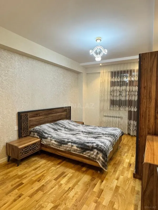 Satılır 4 otaqlı mənzil 128 m²