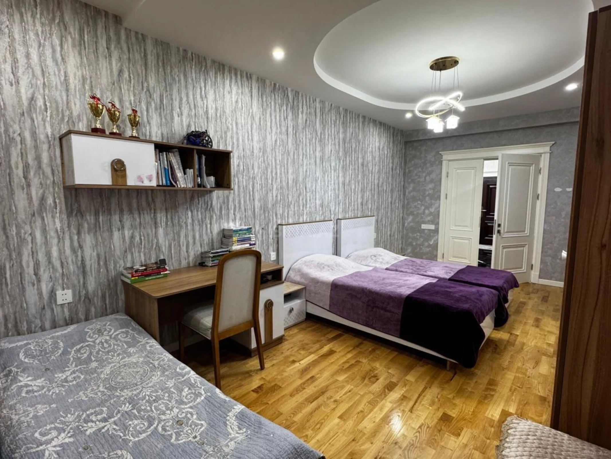 Satılır 4 otaqlı mənzil 128 m²