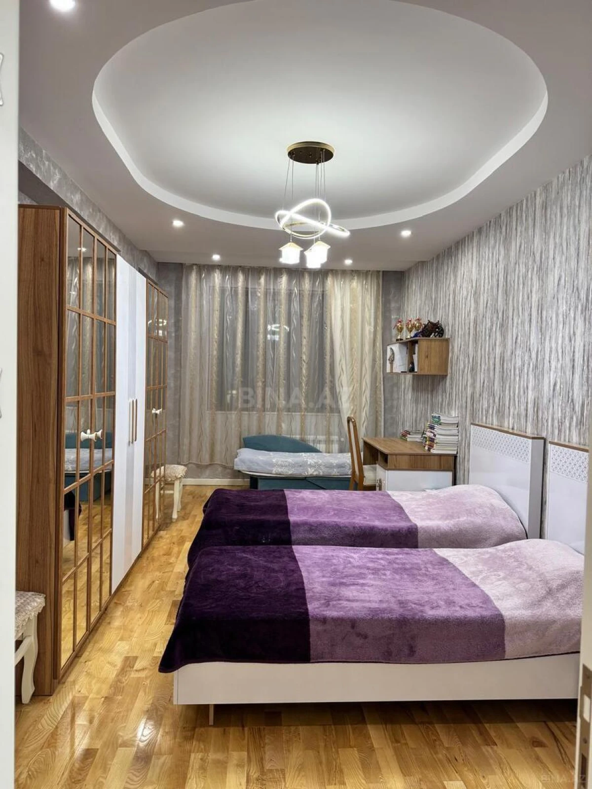Satılır 4 otaqlı mənzil 128 m²