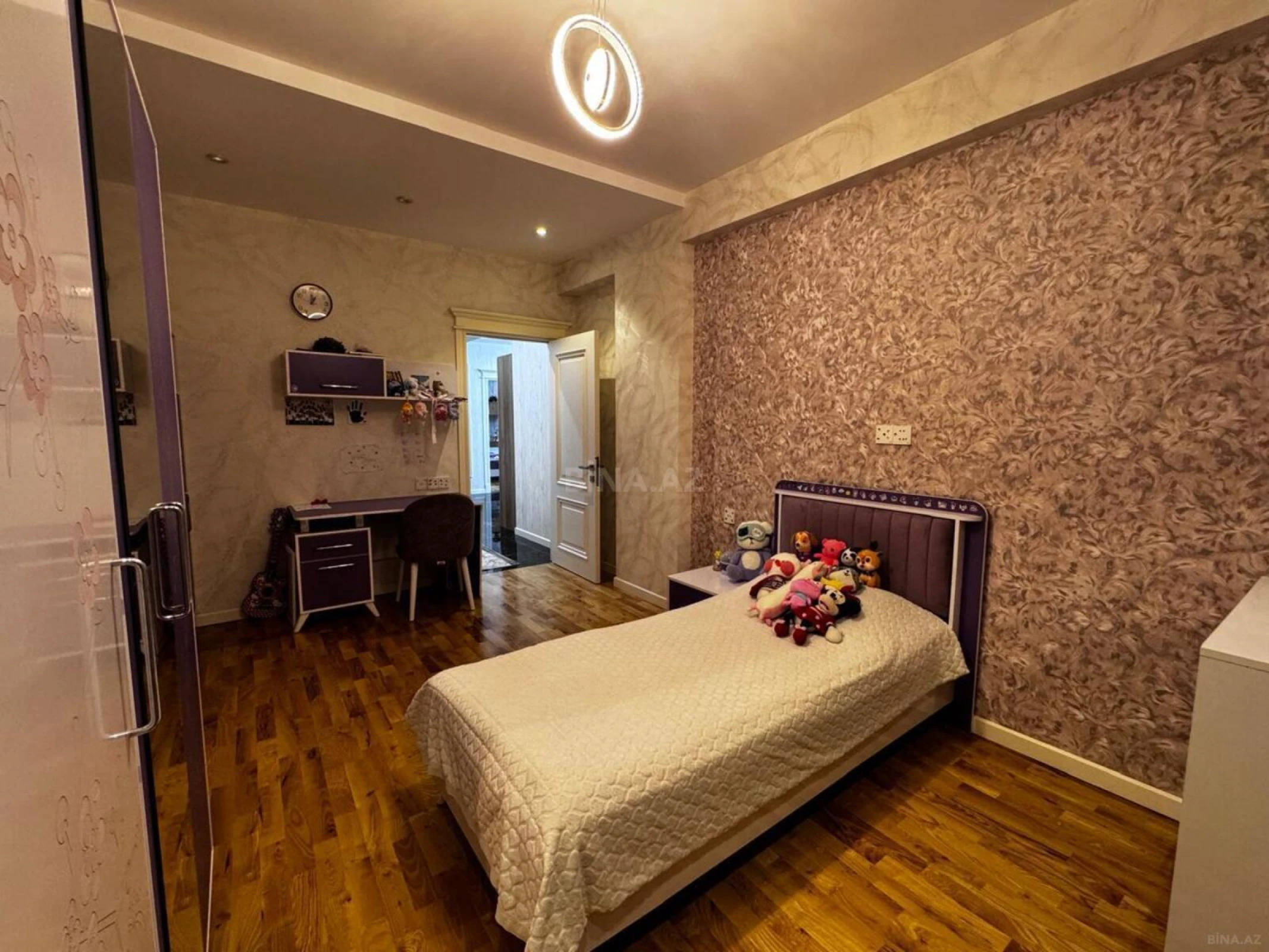 Satılır 4 otaqlı mənzil 128 m²