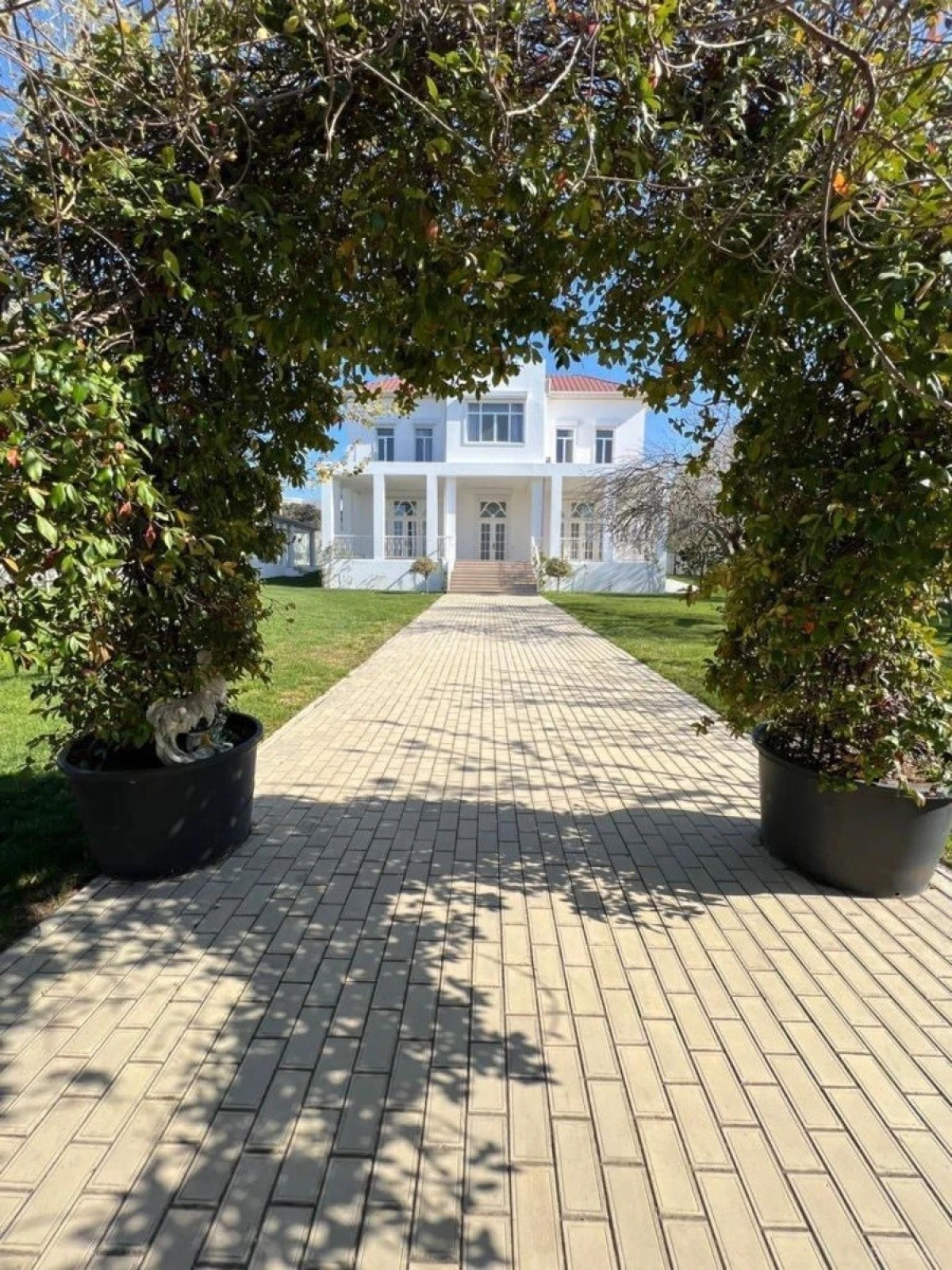 Kirayə verilir 5 otaqlı həyət evi 370 m²