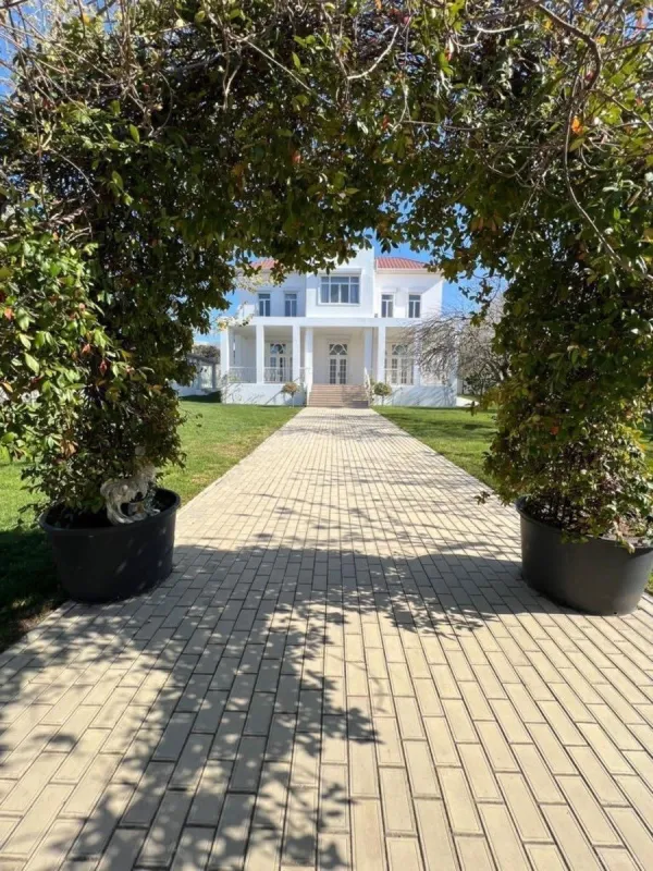 Kirayə verilir 5 otaqlı həyət evi 370 m²