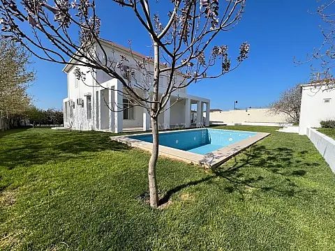 Kirayə verilir 5 otaqlı həyət evi 370 m²