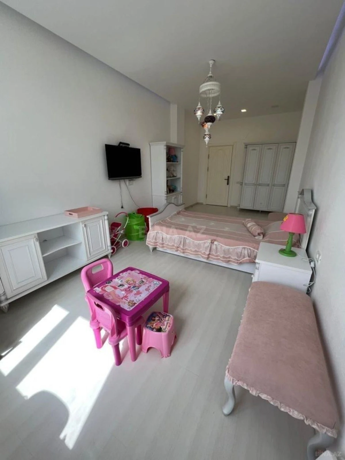 Kirayə verilir 5 otaqlı həyət evi 370 m²