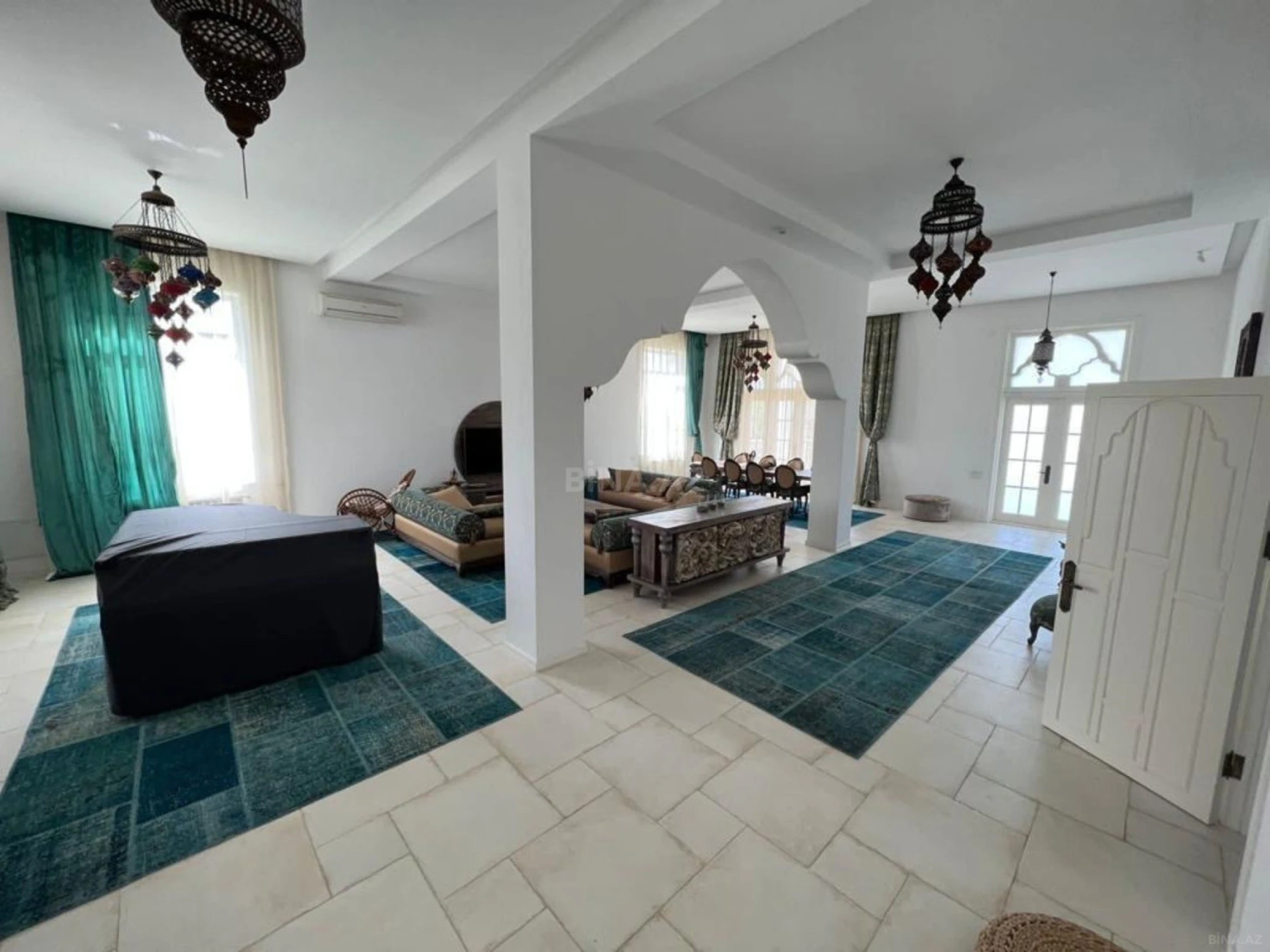 Kirayə verilir 5 otaqlı həyət evi 370 m²