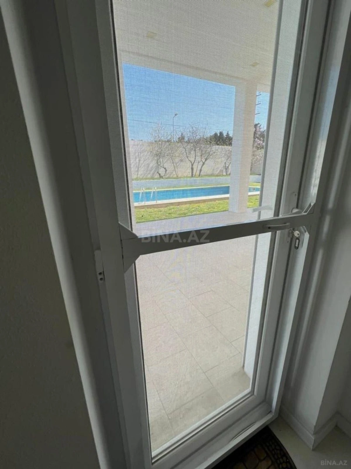 Kirayə verilir 5 otaqlı həyət evi 370 m²