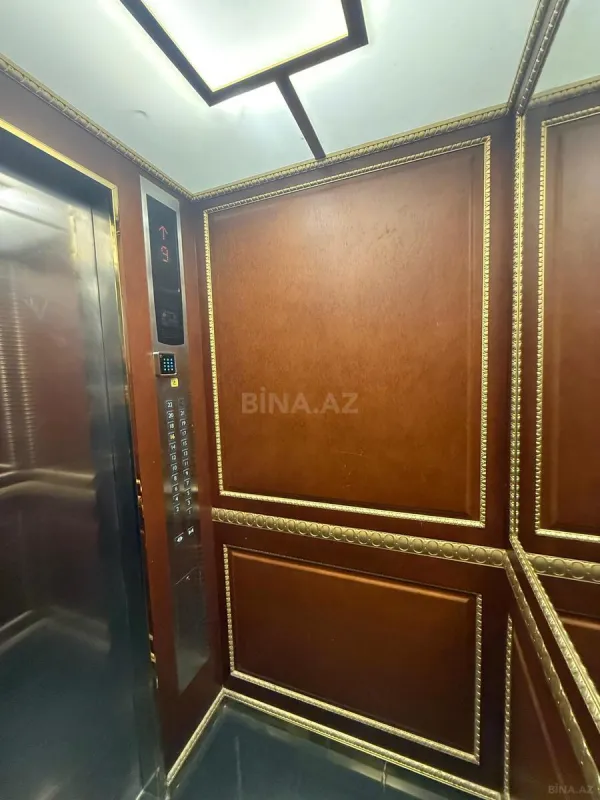 Satılır 4 otaqlı mənzil 240 m²