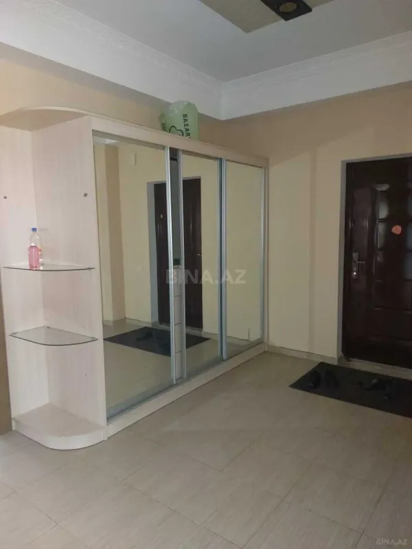 Kirayə verilir 2 otaqlı mənzil 120 m²