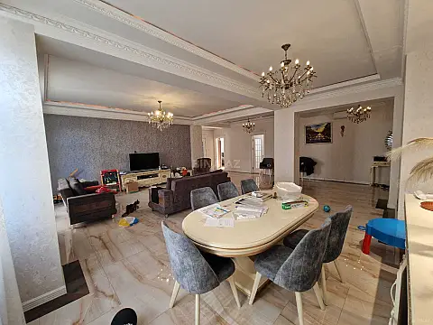 Kirayə verilir 4 otaqlı mənzil 220 m²