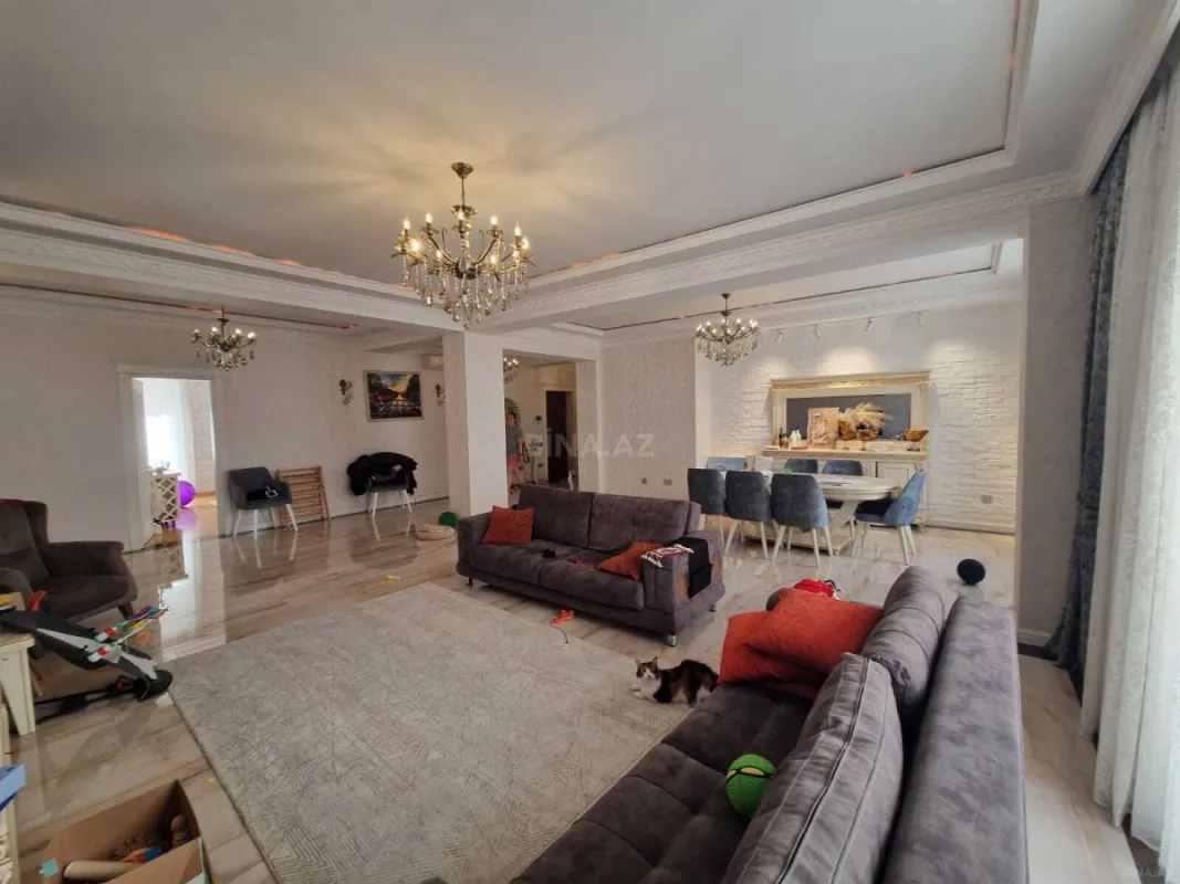 Kirayə verilir 4 otaqlı mənzil 220 m²